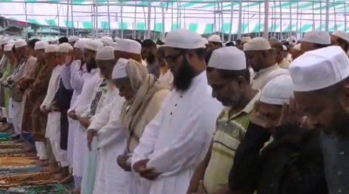 টাঙ্গাইলে কেন্দ্রীয় ঈদগাহে জেলার প্রধান ঈদ জামাত অনুষ্ঠিত